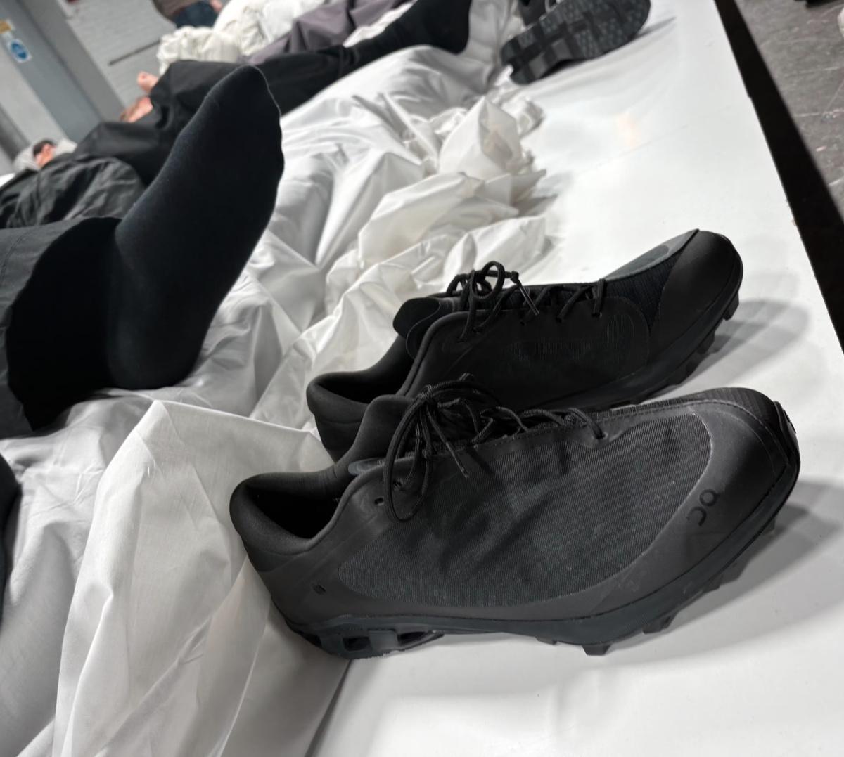 Post Archive Faction FW25 — La silhouette comme manifeste Post Archive Faction FW25 — La silhouette comme manifeste