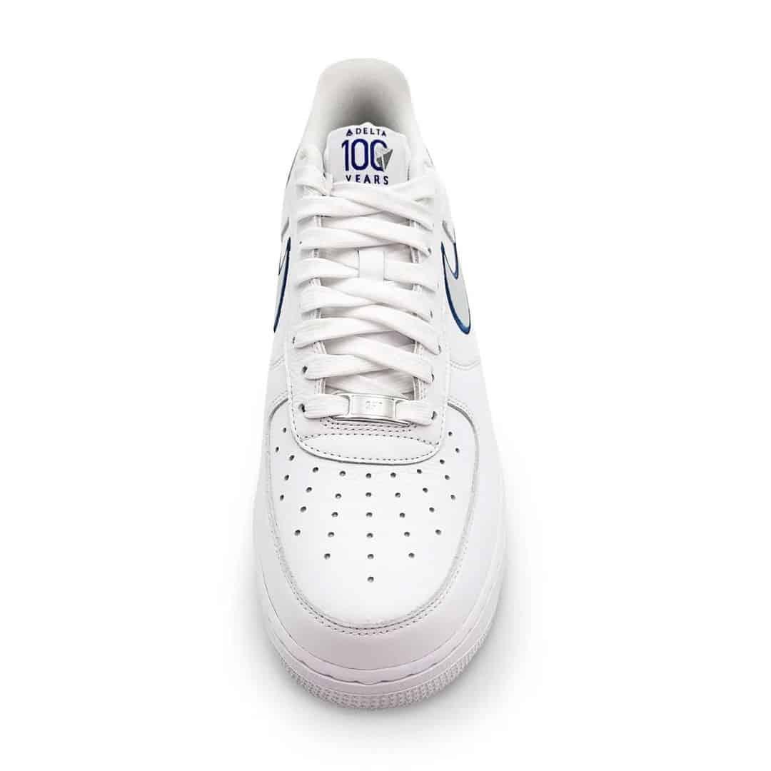Delta x Nike Air Force 1 Low — Une légende corporate Delta x Nike Air Force 1 Low — Une légende corporate