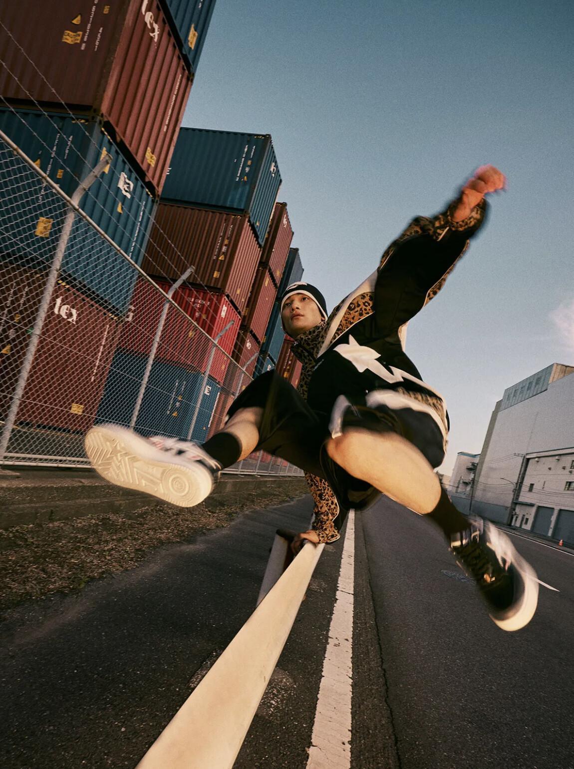 BAPE BAPESTA “SHARK” — Quand l’iconographie rencontre le cuir verni BAPE BAPESTA “SHARK” — Quand l’iconographie rencontre le cuir verni