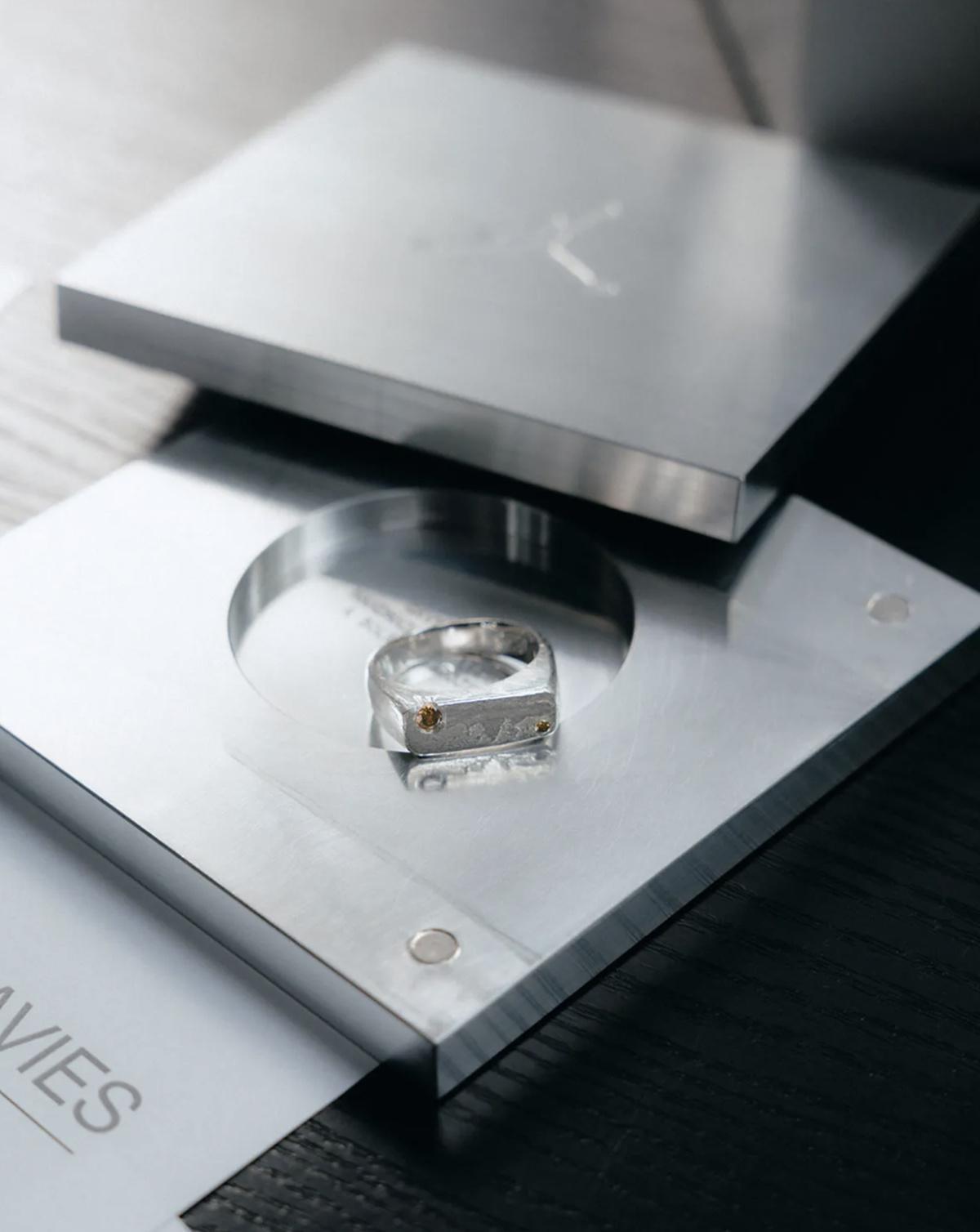 Air Jordan 4 “Cave Stone” — Solebox met en scène Alphonso Davies Air Jordan 4 “Cave Stone” — Solebox met en scène Alphonso Davies