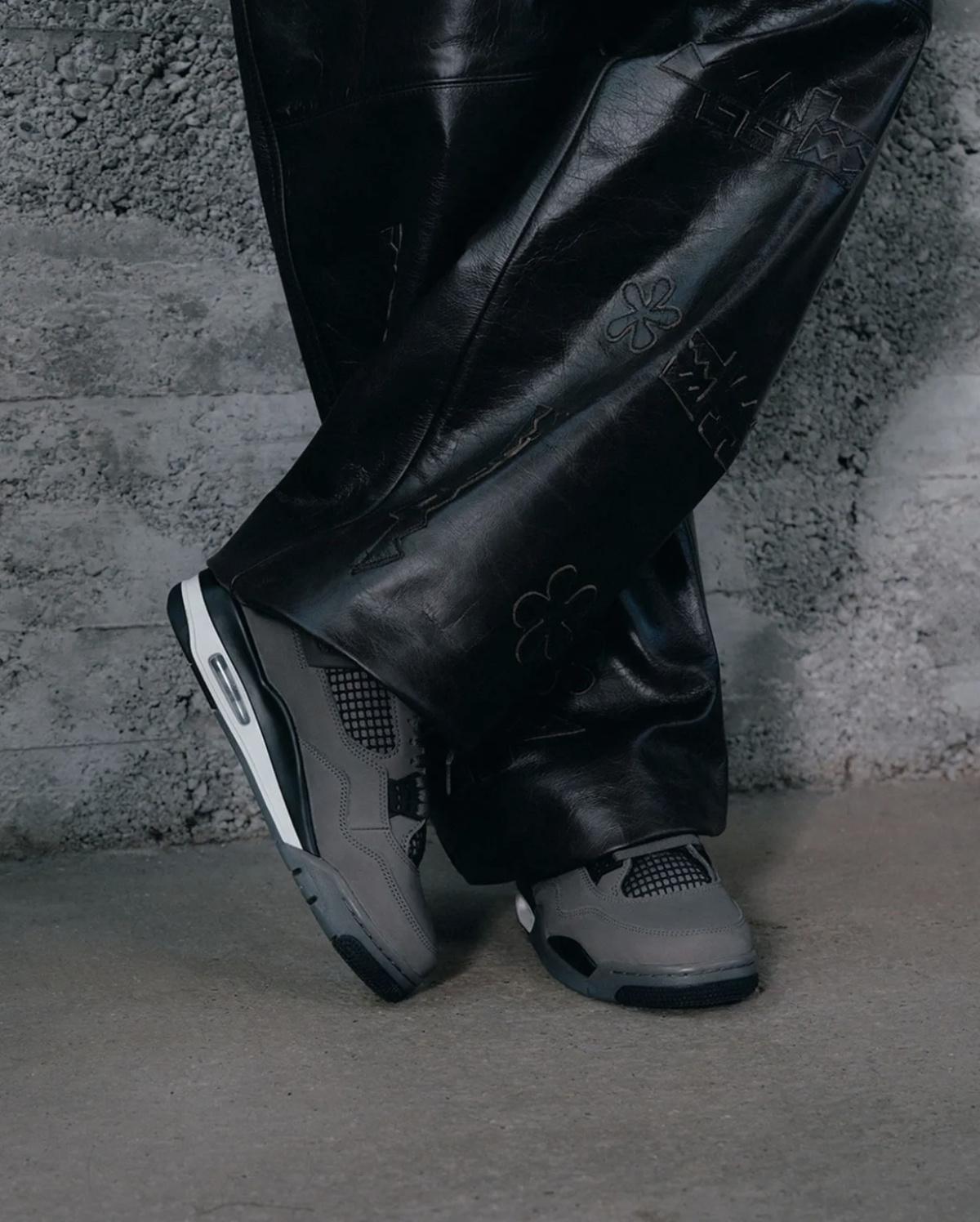 Air Jordan 4 “Cave Stone” — Solebox met en scène Alphonso Davies Air Jordan 4 “Cave Stone” — Solebox met en scène Alphonso Davies