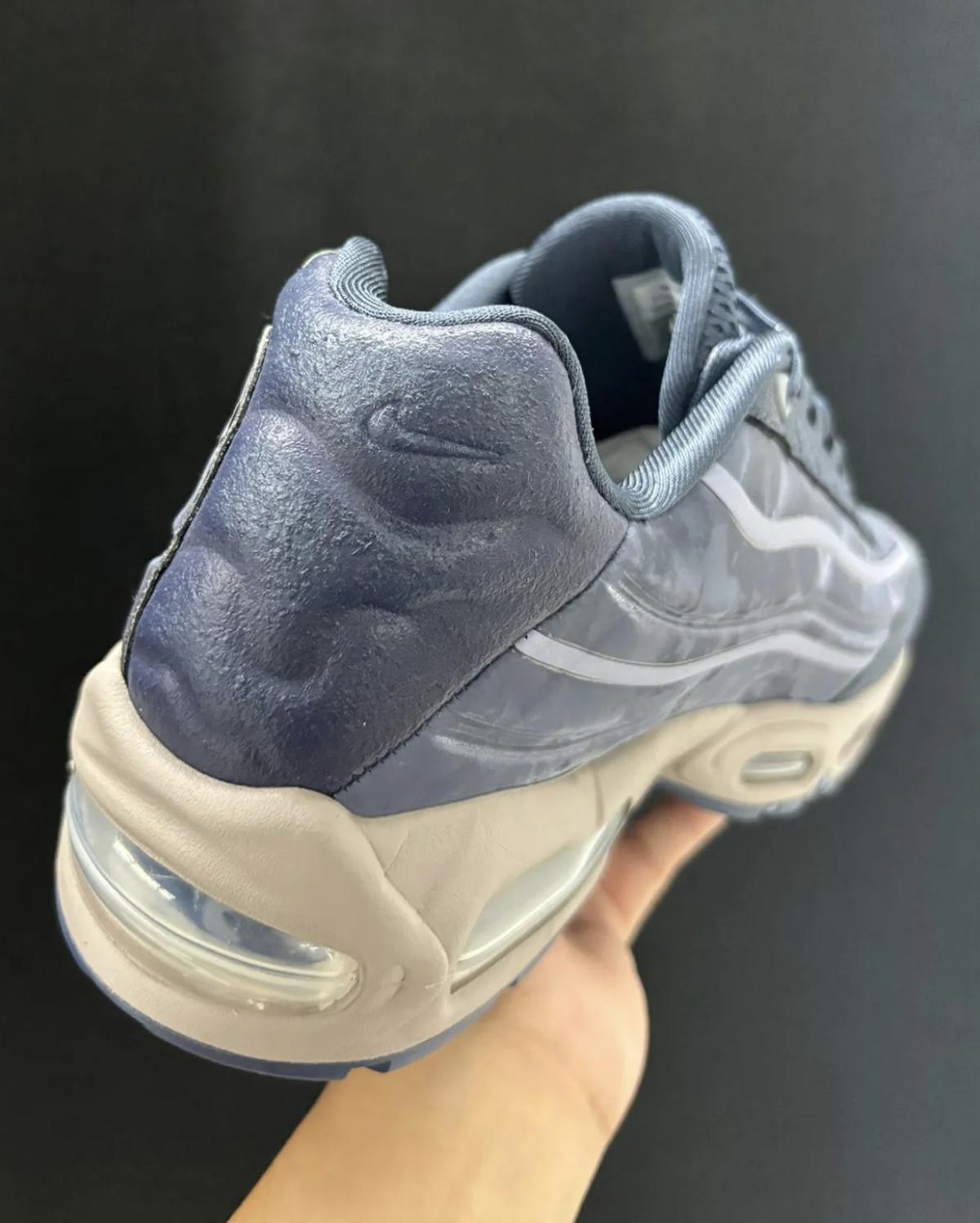WORKSOUT x Nike Air Max 95 “Thunder Blue” — Minimalisme texturé du collège à la rue