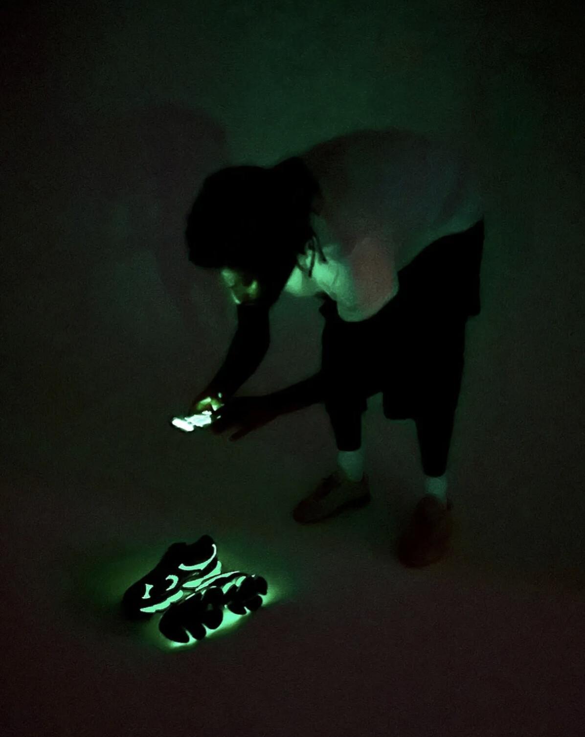 Aminé x New Balance 2000 “Biblioteca” — Quand la lecture s’illumine