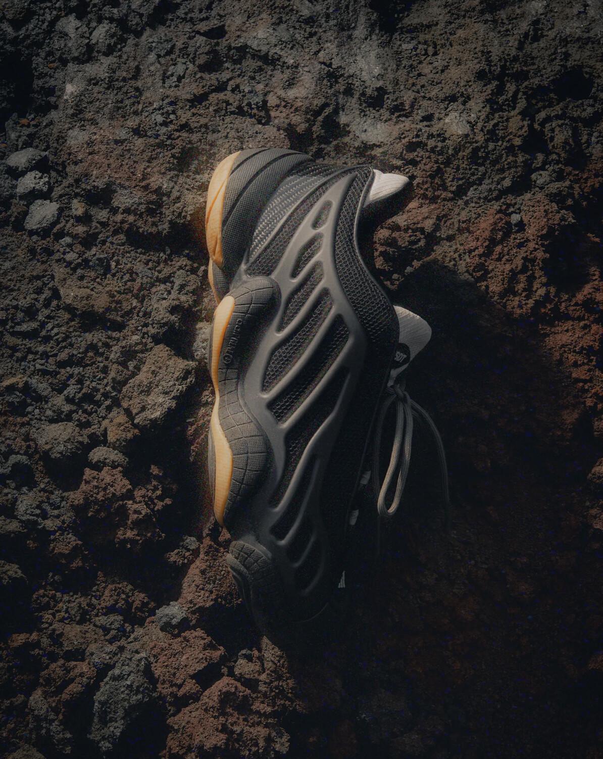 HAL Studios x adidas Intimidation Low — Quand le minimalisme organique rencontre l’héritage court