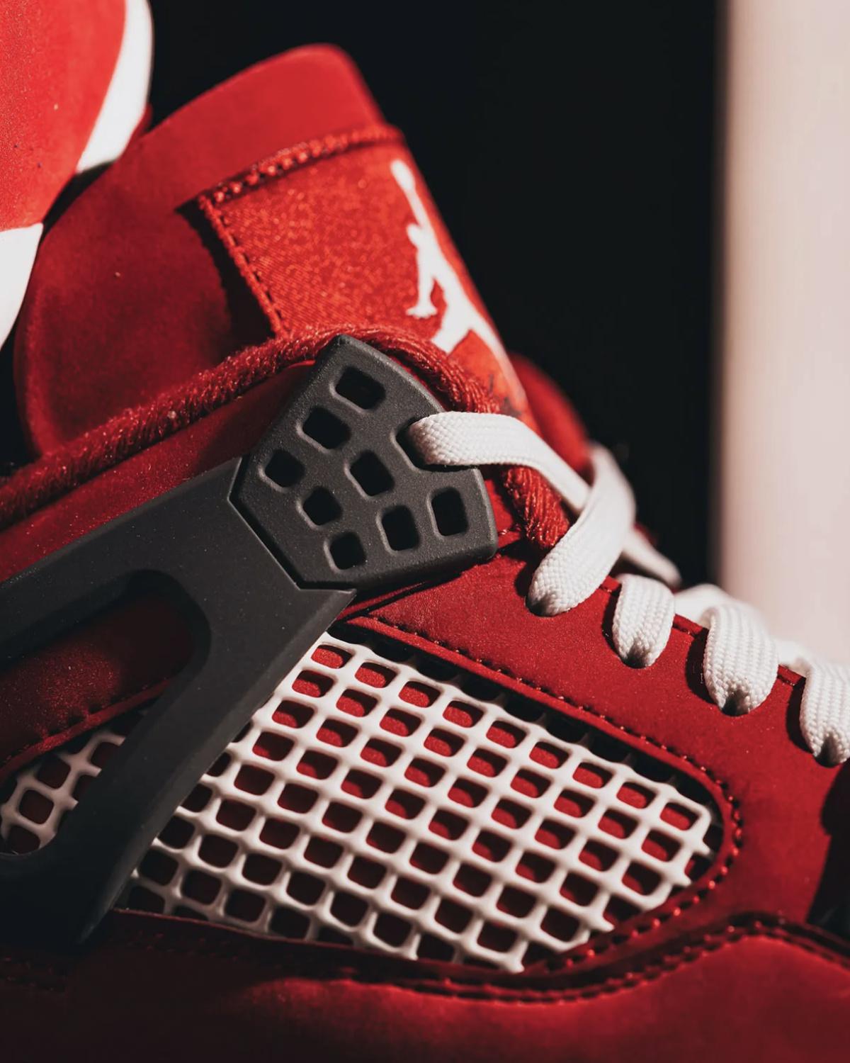 Air Jordan 4 Cleats “Oklahoma Sooners” — When the Sooners Spirit Hits the Gridiron Air Jordan 4 Cleats “Oklahoma Sooners” — When the Sooners Spirit Hits the Gridiron