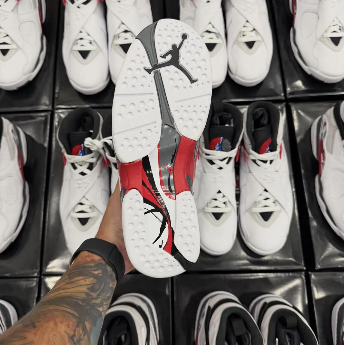 Air Jordan 8 “Bugs Bunny” — Le retour d’une légende animée