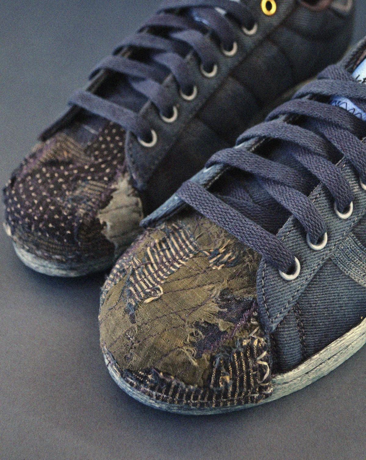 PHILLLLLTHY x adidas Superstar “Boro Toe” — Quand le denim répare la légende