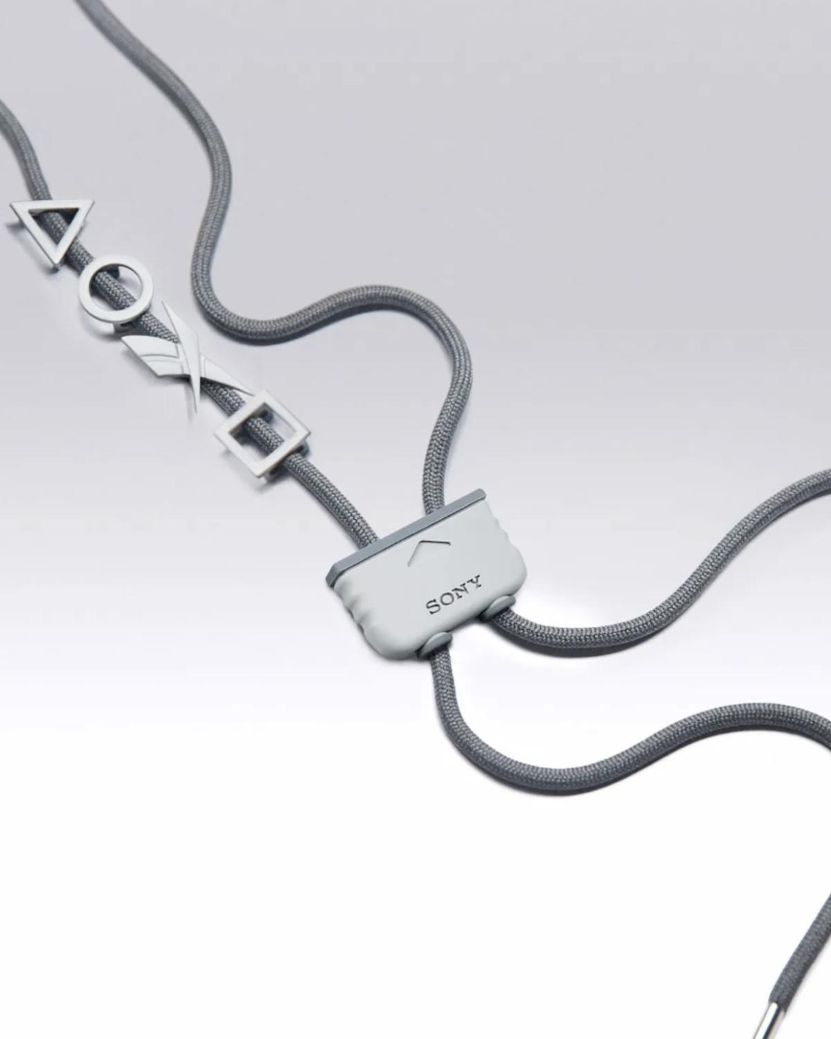 Reebok x PlayStation — La console culte fête ses 30 ans en sneakers Reebok x PlayStation — La console culte fête ses 30 ans en sneakers