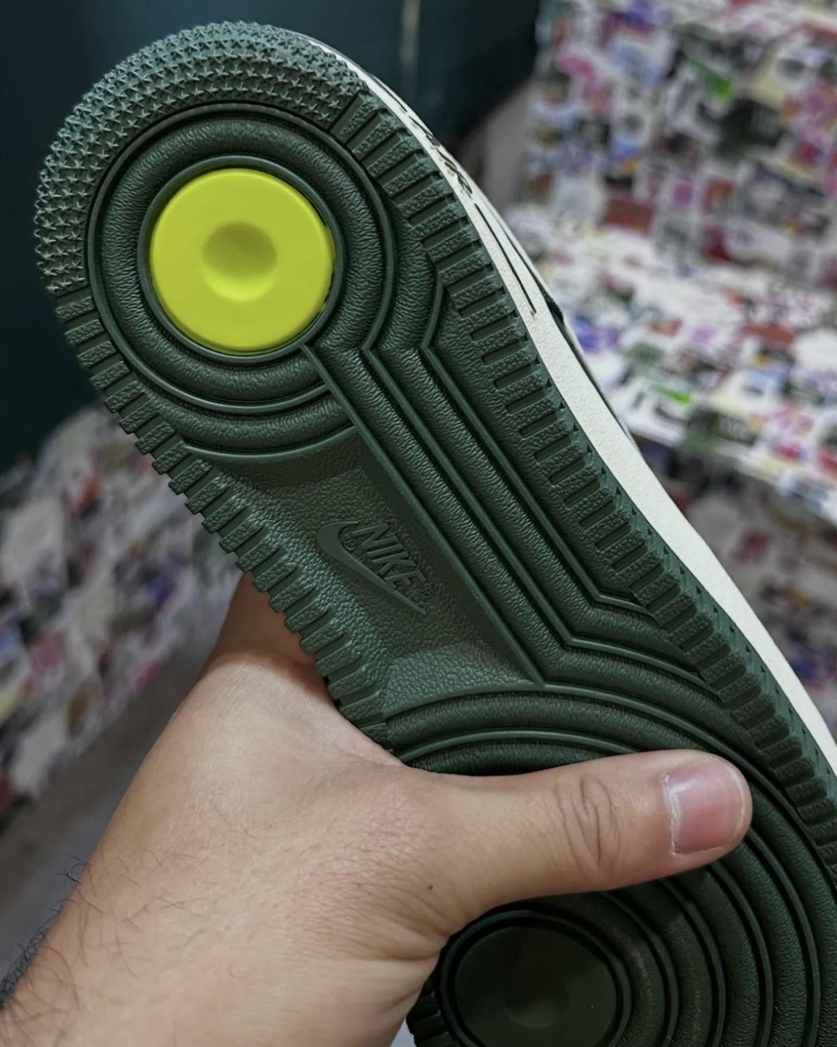  LAAMS x Nike Air Force 1 “Please Post Bills” — La rue new-yorkaise sur cuir premium