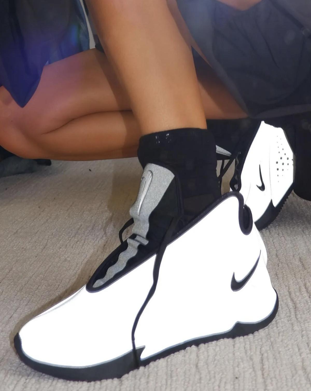 Nike GT Future “Metallic Silver / Black” — L’alliage entre avant-garde et terrain Nike GT Future “Metallic Silver / Black” — L’alliage entre avant-garde et terrain