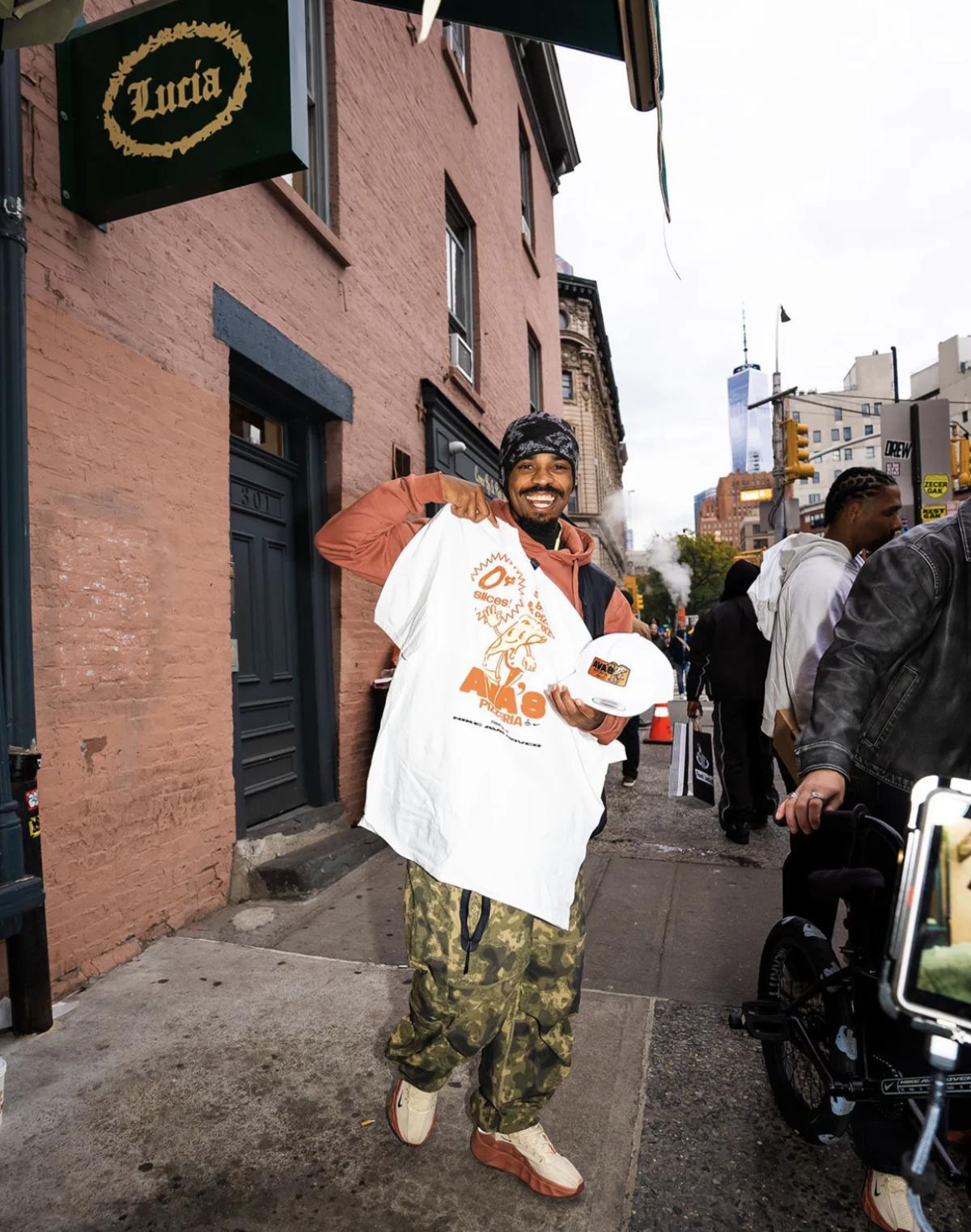 Nike Ava Rover × Foot Locker — Pop-Up “Ava’s Pizzeria” à New York Nike Ava Rover × Foot Locker — Pop-Up “Ava’s Pizzeria” à New York