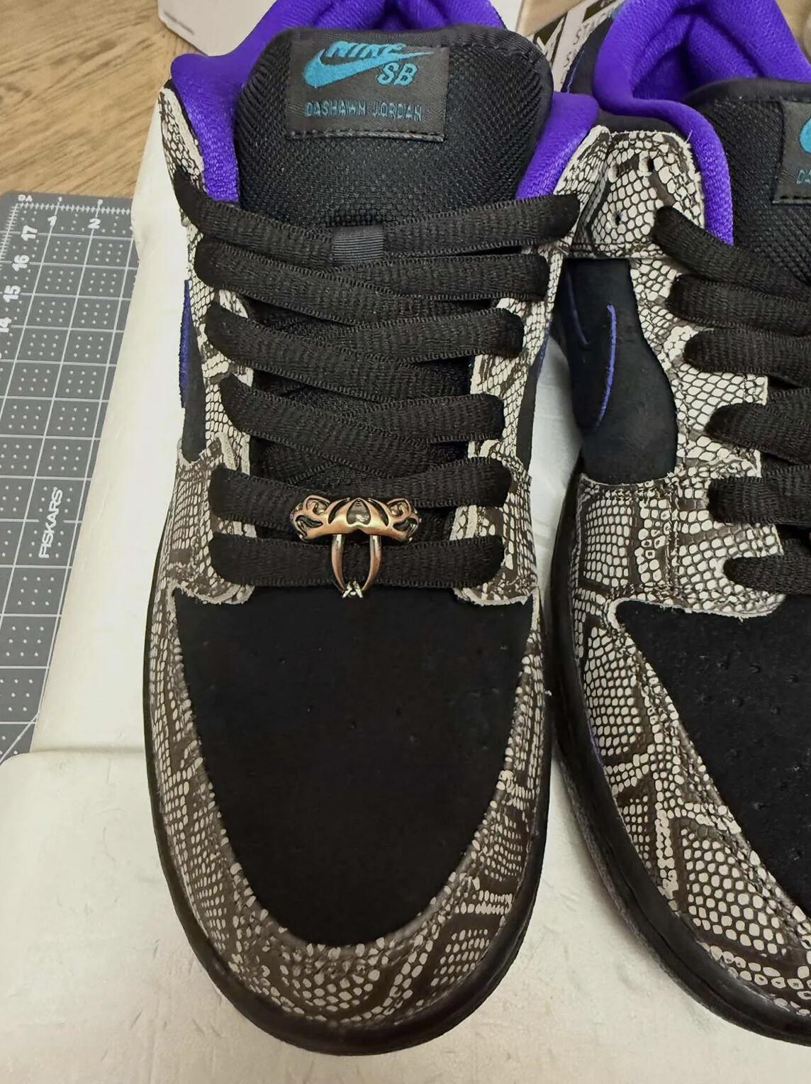 Dashawn Jordan x Nike SB Dunk Low “Diamondbacks” — Quand l’arène baseball se pose sur le skate Dashawn Jordan x Nike SB Dunk Low “Diamondbacks” — Quand l’arène baseball se pose sur le skate