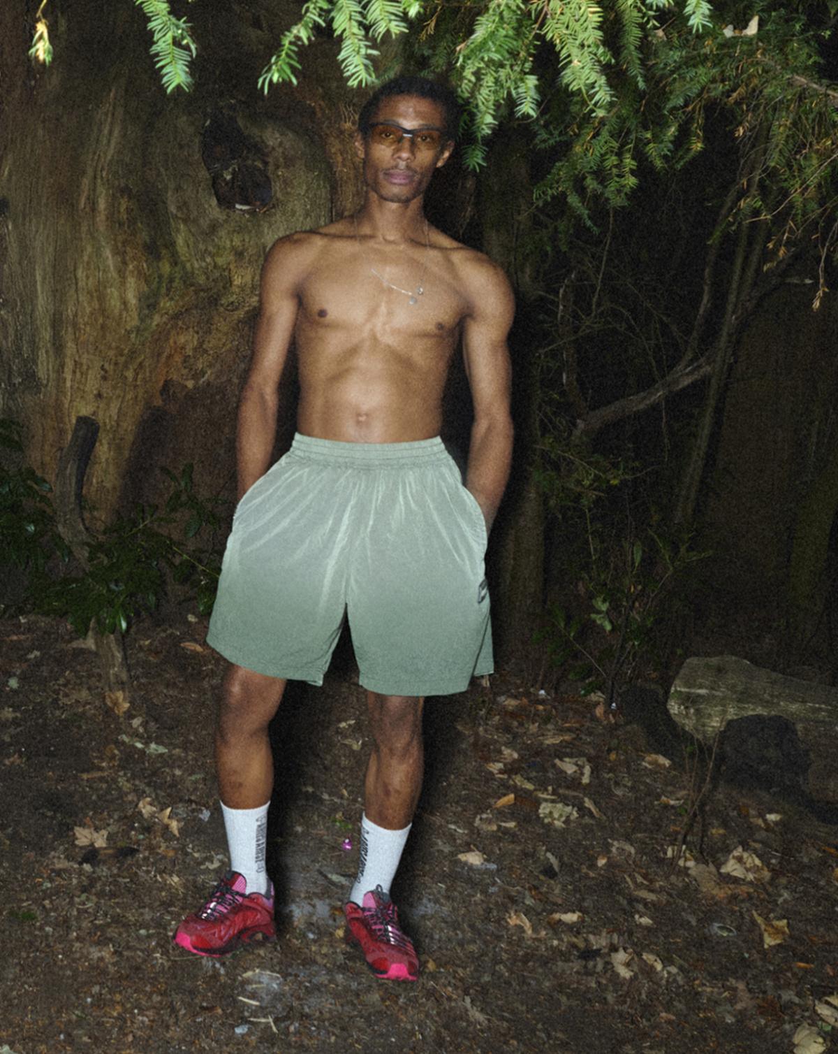 Aries × Salomon XT-Whisper — Le terrain de la rue trouve son arc trail Aries × Salomon XT-Whisper — Le terrain de la rue trouve son arc trail