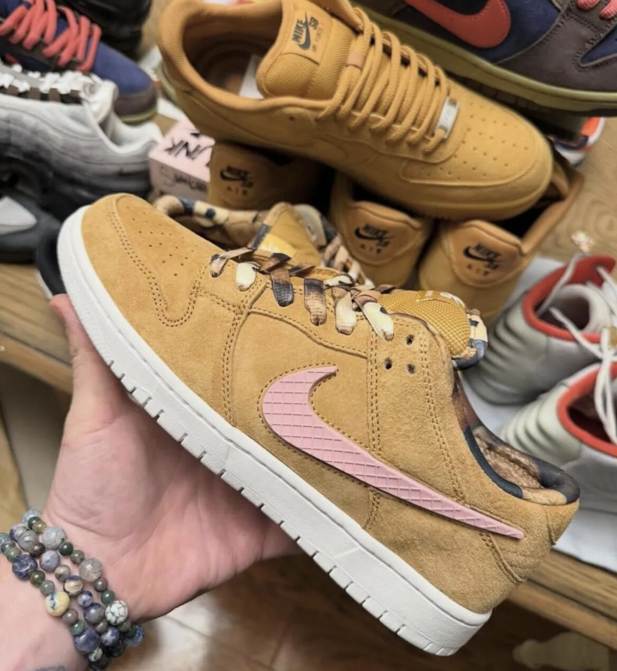 NOTE Manchester × Nike SB Dunk Low “Brew & Biscuits” — La culture skate britannique revisitée