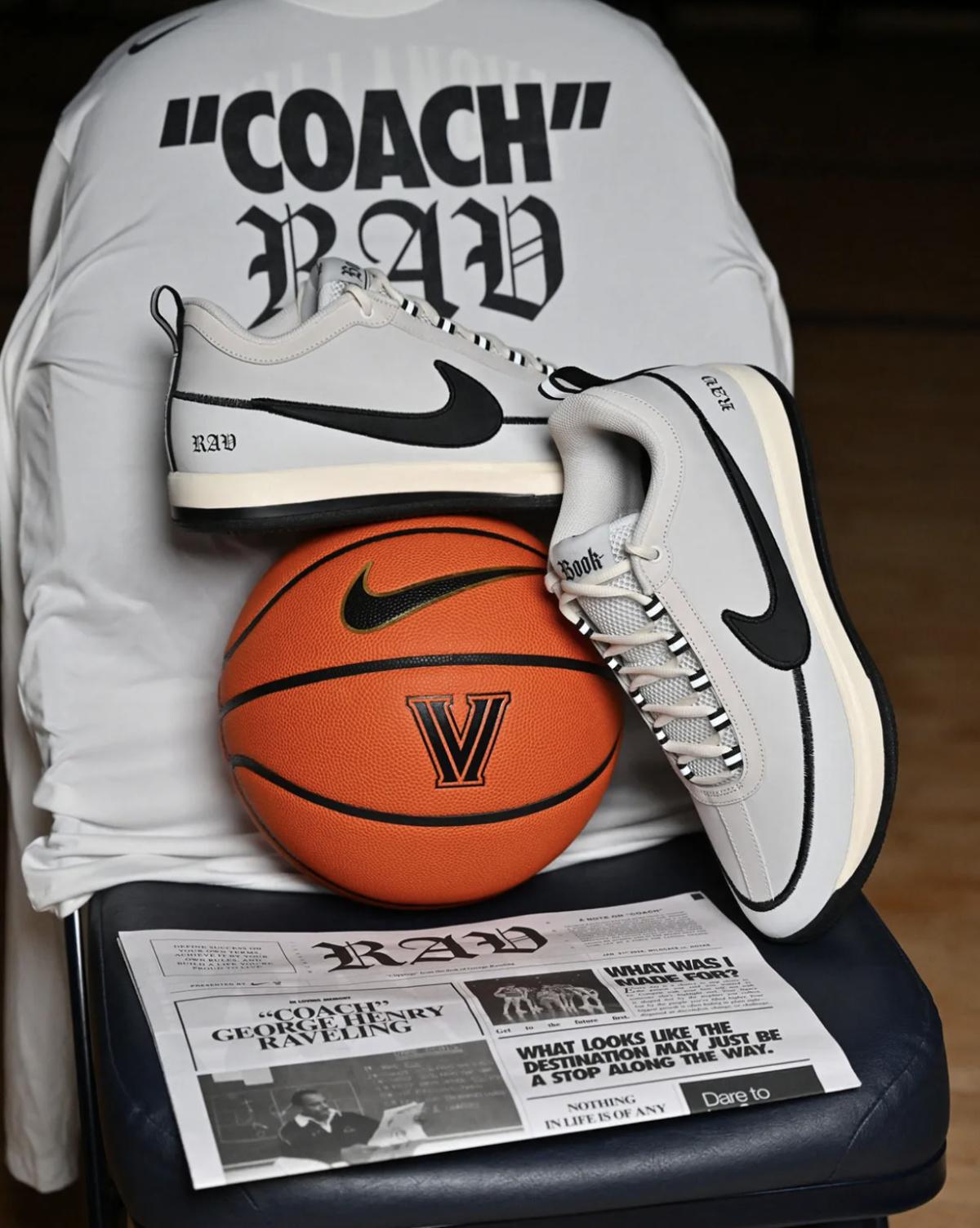 Nike Book 2 “Coach Rav” PE — Un hommage solennel à George Raveling Nike Book 2 “Coach Rav” PE — Un hommage solennel à George Raveling