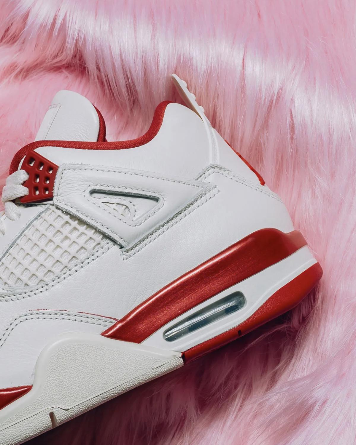 Air Jordan 4 “Valentine’s Day” Air Jordan 4 “Valentine’s Day”