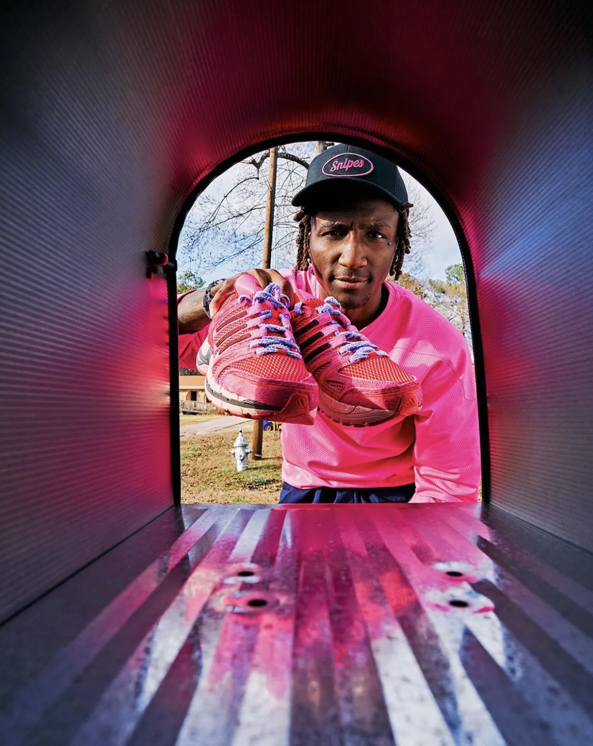 SNIPES × adidas Adistar Control 5 “Be Loved” — La sneaker comme déclaration