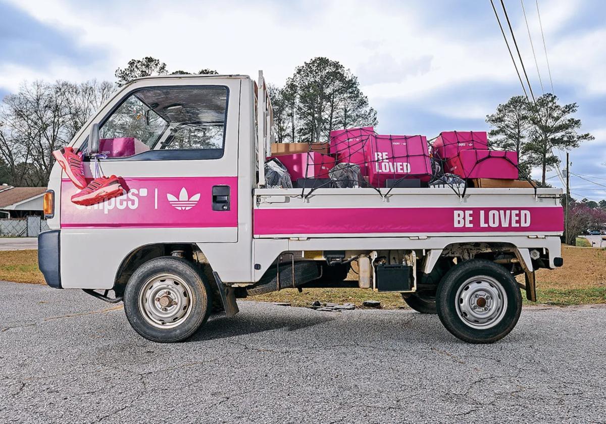 SNIPES × adidas Adistar Control 5 “Be Loved” — La sneaker comme déclaration