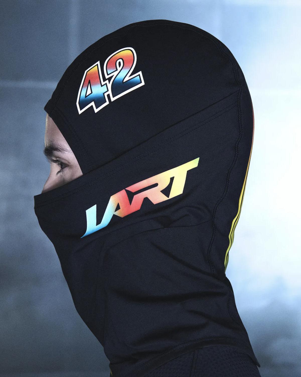 L’Art de l’Automobile × Salomon ACS Pro “Phantasm 3” — La vitesse en fil conducteur L’Art de l’Automobile × Salomon ACS Pro “Phantasm 3” — La vitesse en fil conducteur