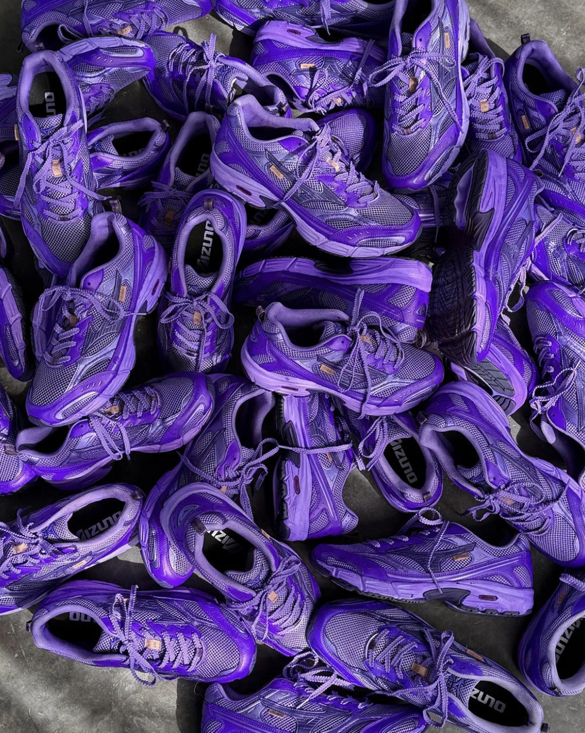 JW Studios × Mizuno MXR “Kuro Gaki” — L’artisanat comme pièce unique