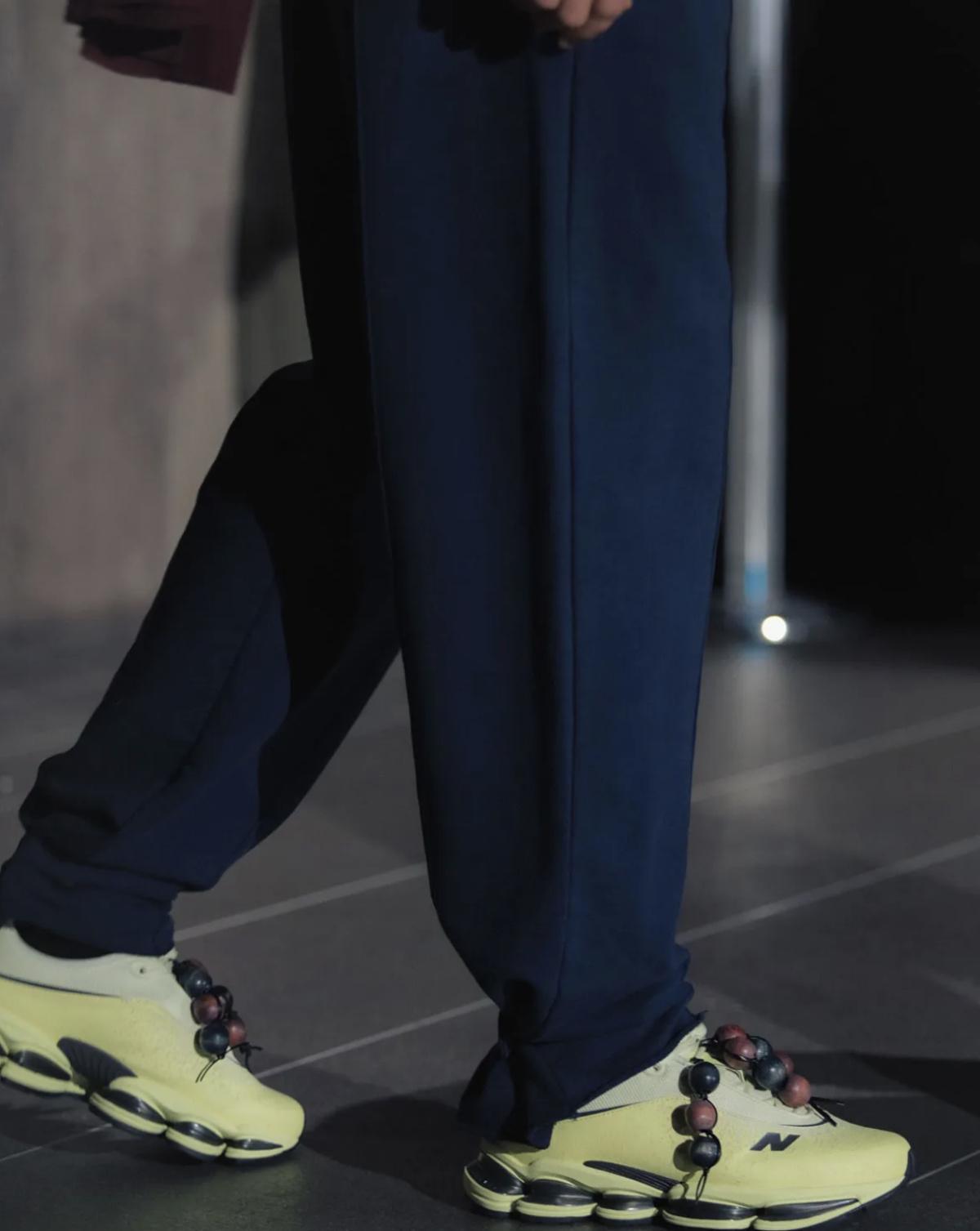 New Balance ABZORB 2000 “Sleek” — La technologie devient silhouette