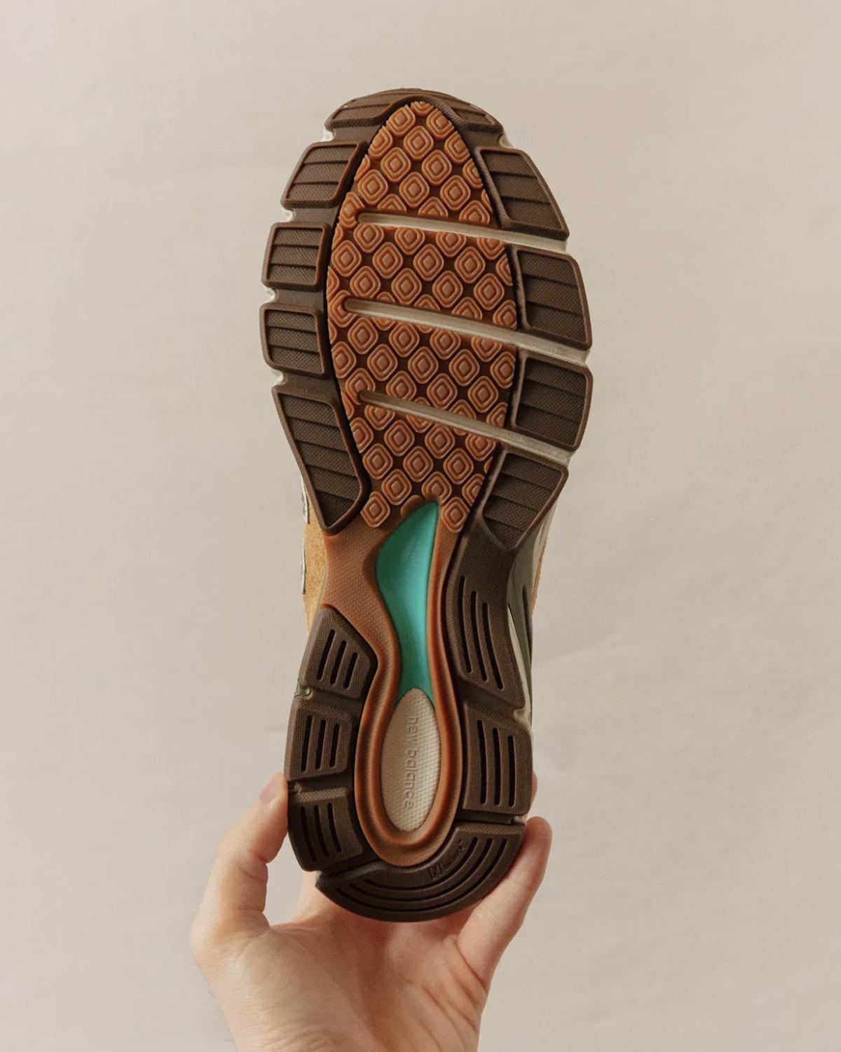 Concepts × New Balance 990v4 “Patina” — La beauté de ce que le temps laisse derrière lui