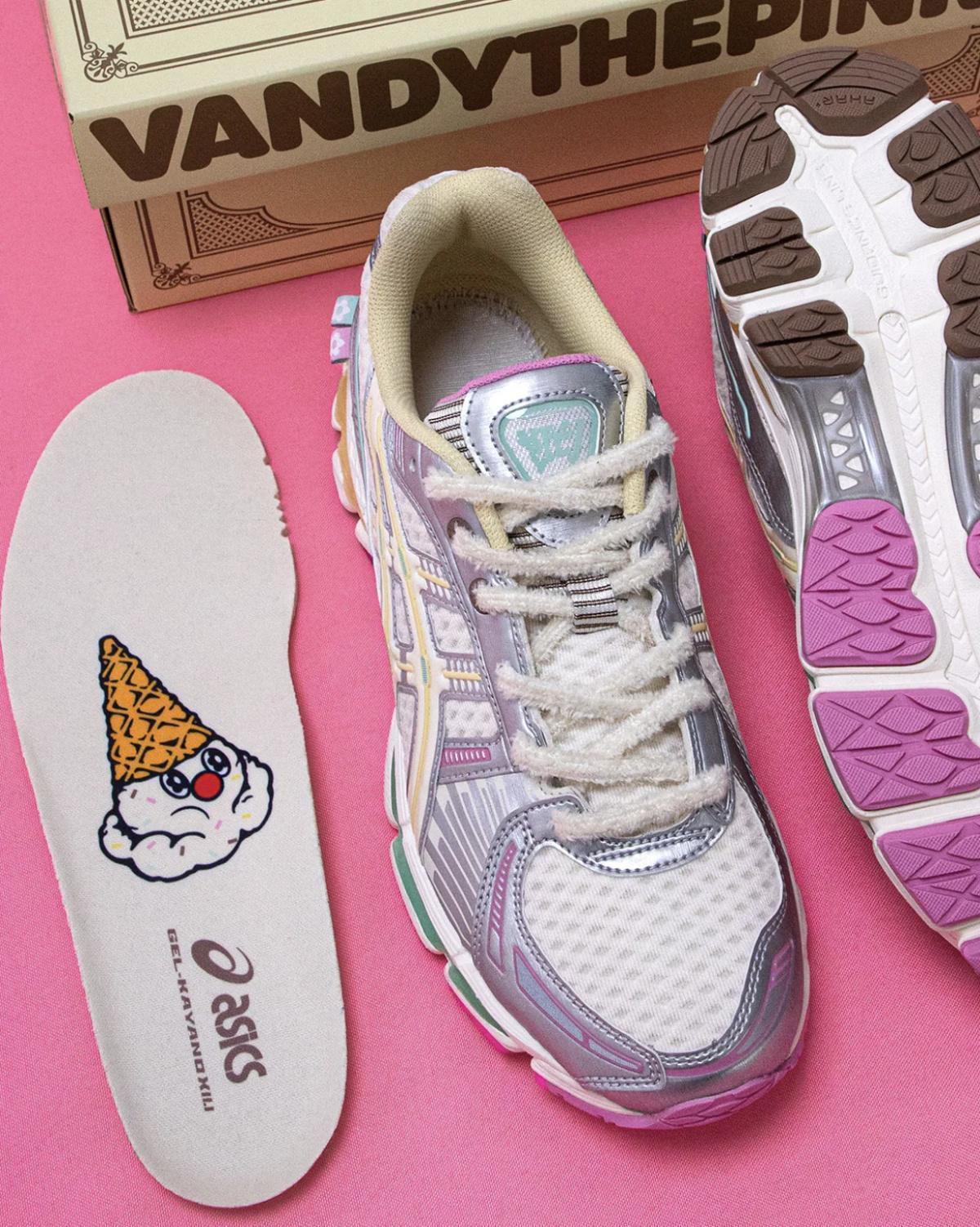 VANDYTHEPINK × ASICS GEL-Kayano 12.1 — Quand la gourmandise devient un langage créatif VANDYTHEPINK × ASICS GEL-Kayano 12.1 — Quand la gourmandise devient un langage créatif
