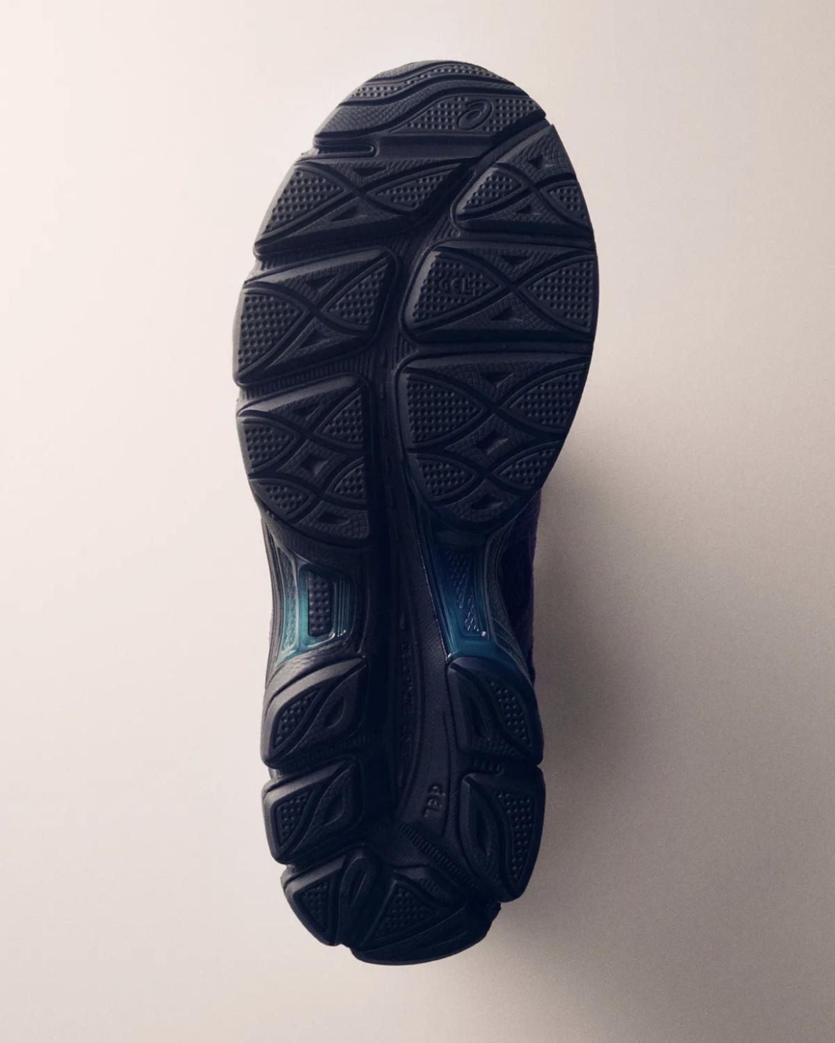 CARNAN x ASICS GEL-CUMULUS 16 CARNAN x ASICS GEL-CUMULUS 16