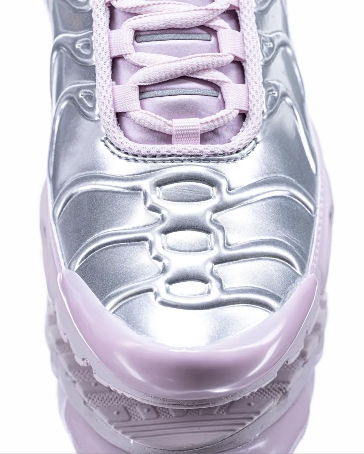Nike enlève encore une fois la cage de la TN