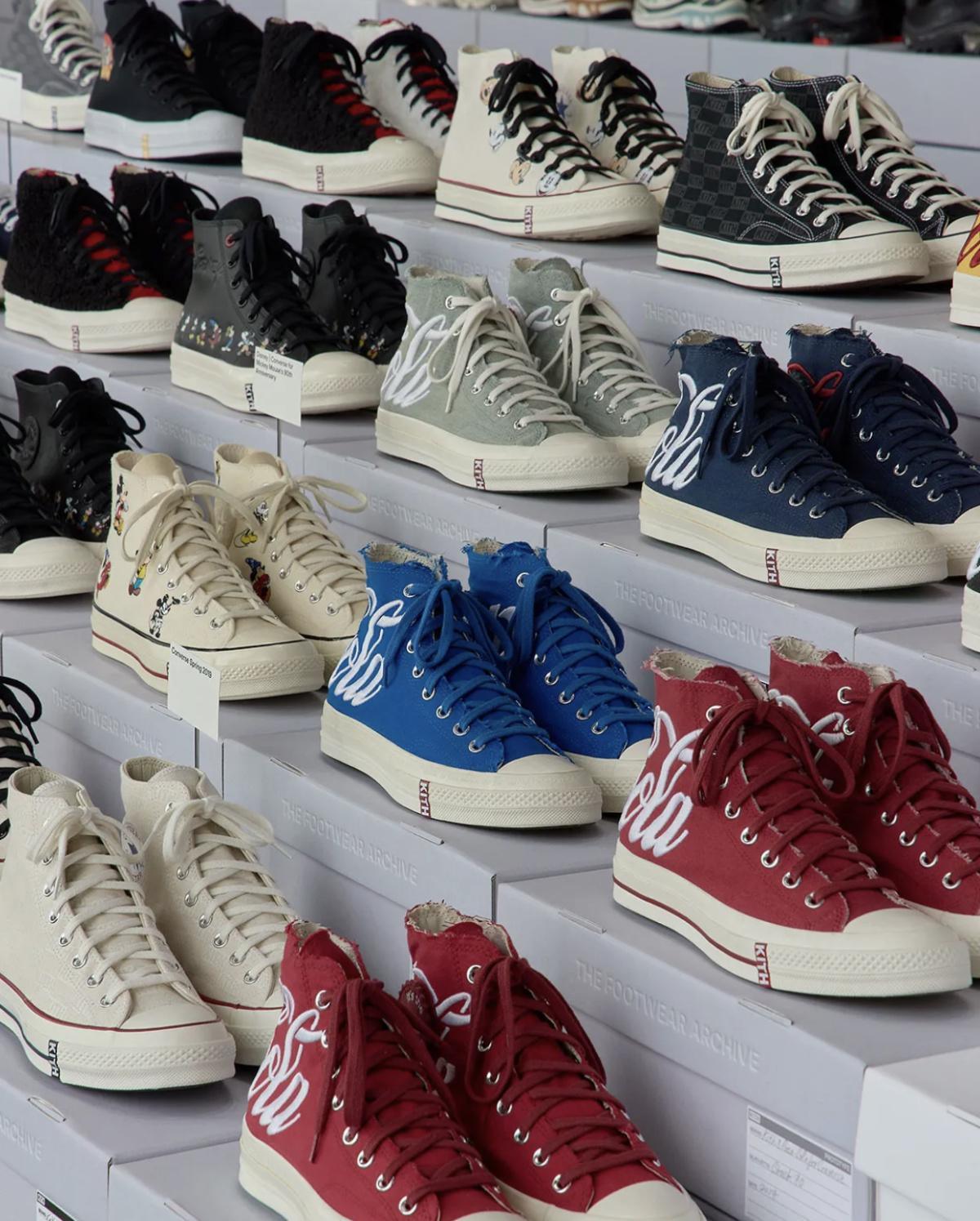 1 849 paires. Quinze ans de Kith. Une seule pièce. 1 849 paires. Quinze ans de Kith. Une seule pièce.