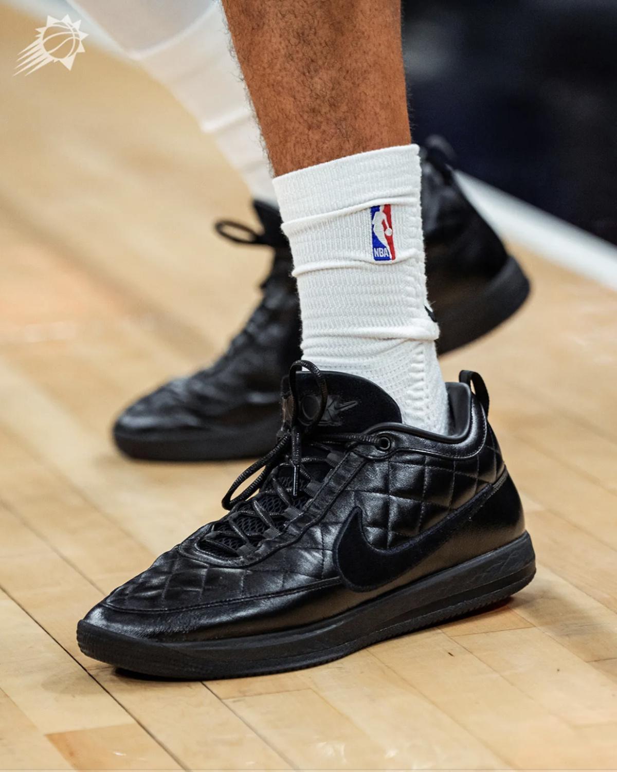 Devin Booker fait revivre une Jordan 2 qui n’a jamais existé en boutique Devin Booker fait revivre une Jordan 2 qui n’a jamais existé en boutique
