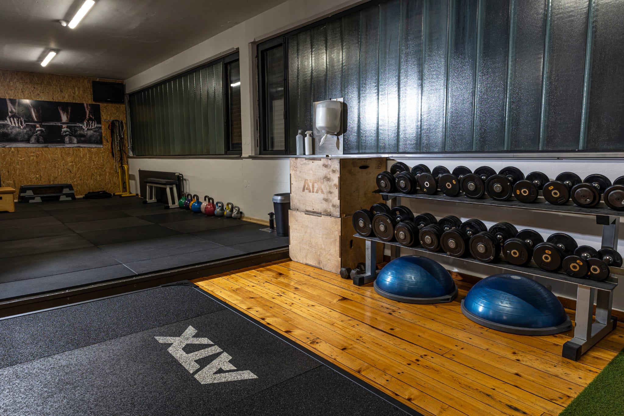 Spin center 12