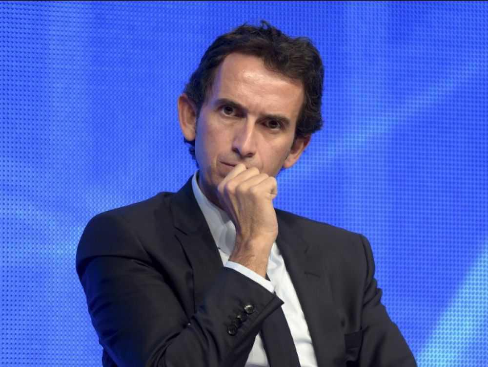 Carrefour : Alexandre Bompard au milieu du gué Carrefour : Alexandre Bompard au milieu du gué