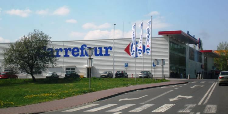 Carrefour affecté par les grèves, les hypermarchés souffrent Carrefour affecté par les grèves, les hypermarchés souffrent