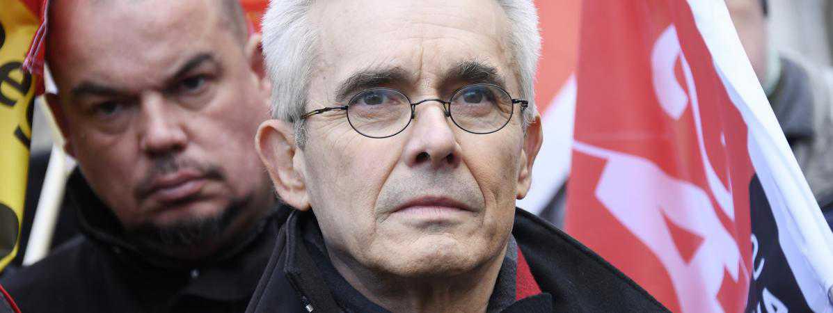 Reporter des congés : "Je trouve ça choquant et déplacé", répond Yves Veyrier (FO) au Medef 