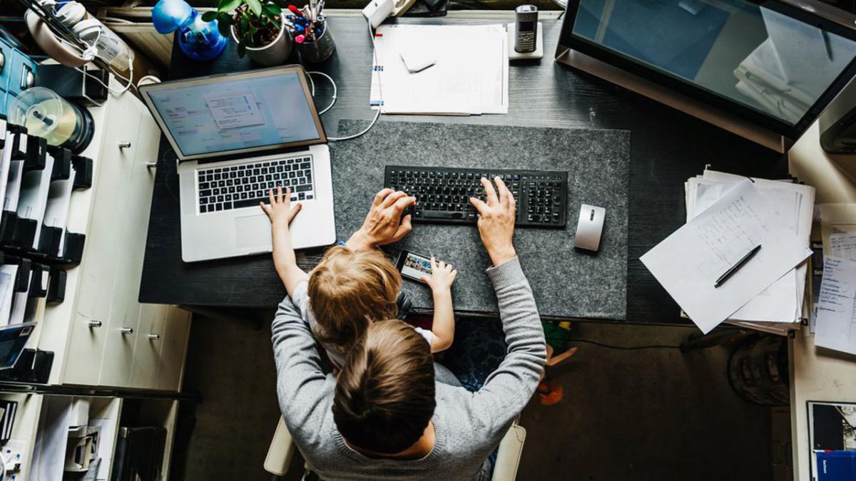 Coronavirus : syndicats et patronat vont ouvrir des discussions sur le télétravail Coronavirus : syndicats et patronat vont ouvrir des discussions sur le télétravail