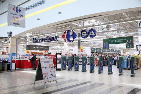 Carrefour cède 60% du capital de sa fintech Market Pay à AnaCap pour 245 mlns d'euros