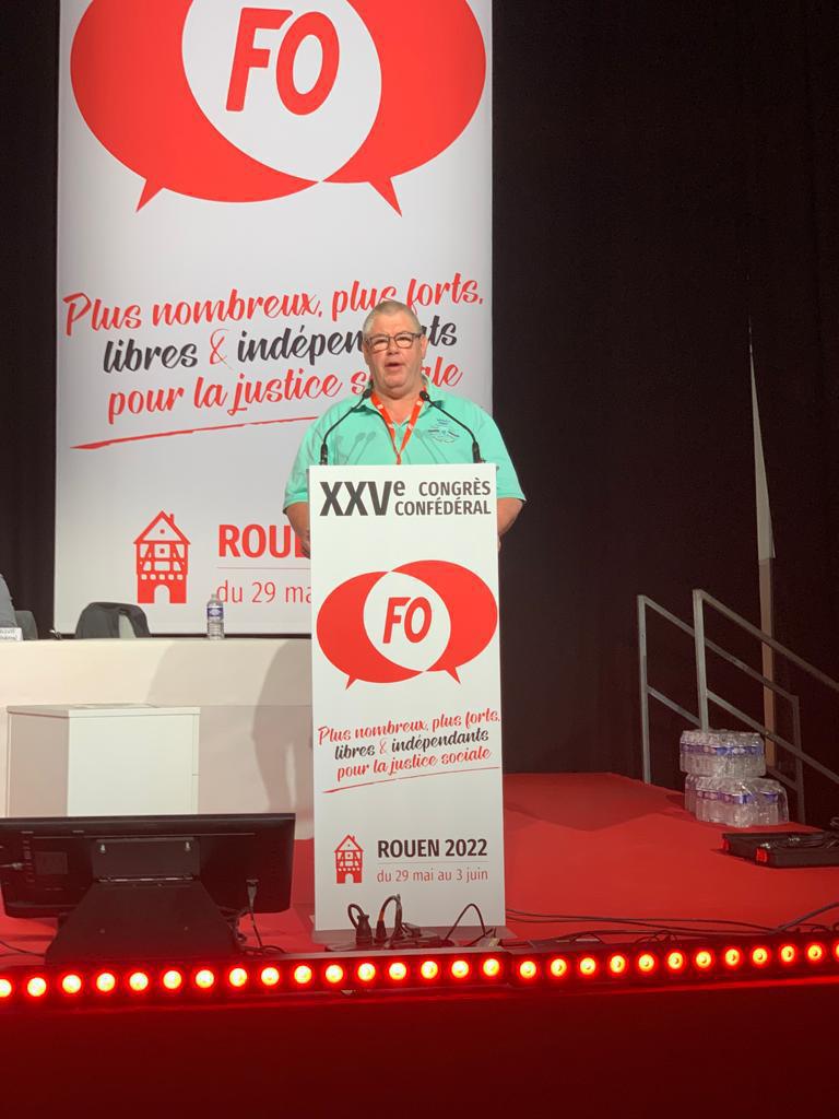 Pierre Bareille (Secrétaire du Syndicat FO Carrefour Sièges) prend la parole au XXVè Congrès de FO à Rouen
