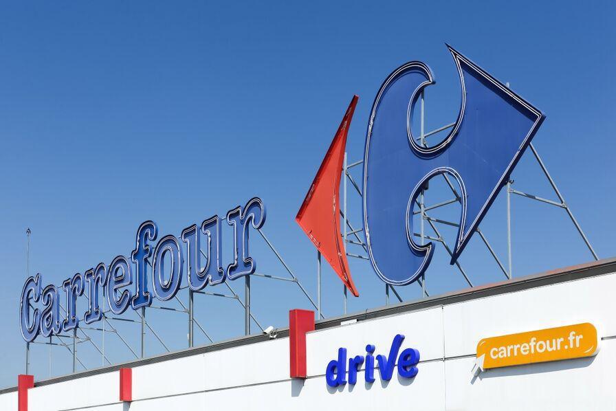 Grande distribution : après l'Italie, Carrefour cède l'ensemble de ses magasins en Roumanie