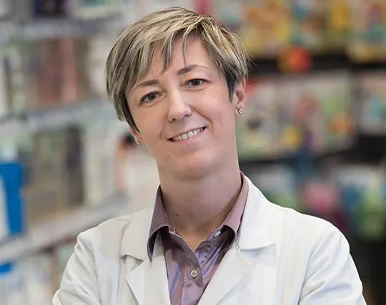 Dr.ssa Angiola Garelli | Direttrice farmacia di Canale |  Responsabile laboratorio galenico | Zone consultant | Consulente allattamento