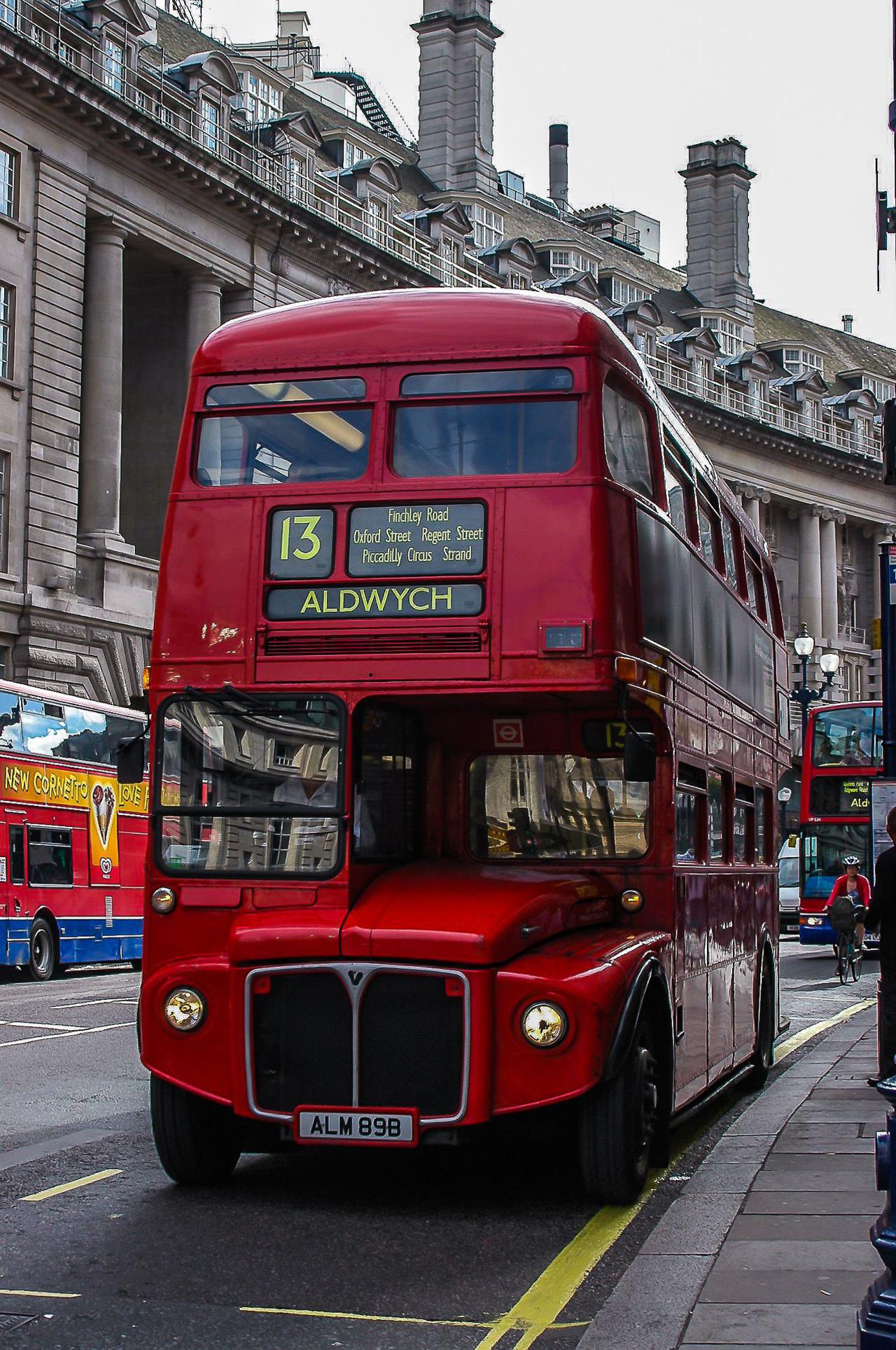 london-Aldwiych bus