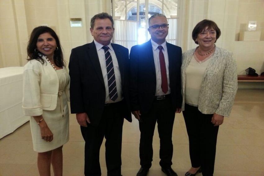 Le Palais Du Luxembourg Aux Gouts Et Aux Couleurs De La Reunion