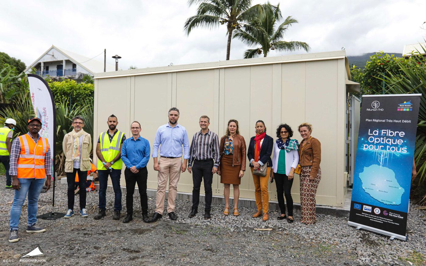 Pose Du Nœud De Raccordement Optique Nro A Saint Philippe