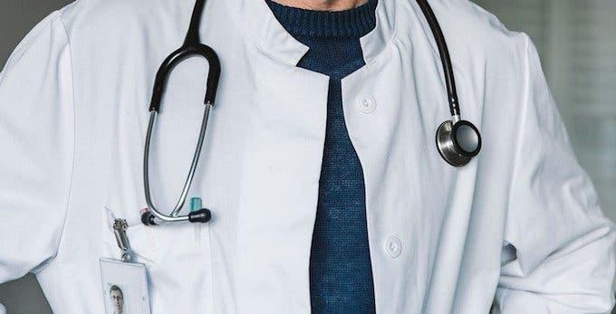 Faire Pharmacie Ou Dentaire A La Reunion Autant Se Tirer Une Balle Dans Le Pied