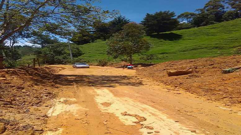EN EL LODO VIVEN LOS HABITANTES DE LA VEREDA EL SALADO DE SAN ANTONIO DE PRADO GRACIAS AL FUERTE INVIERNO EN EL LODO VIVEN LOS HABITANTES DE LA VEREDA EL SALADO DE SAN ANTONIO DE PRADO GRACIAS AL FUERTE INVIERNO