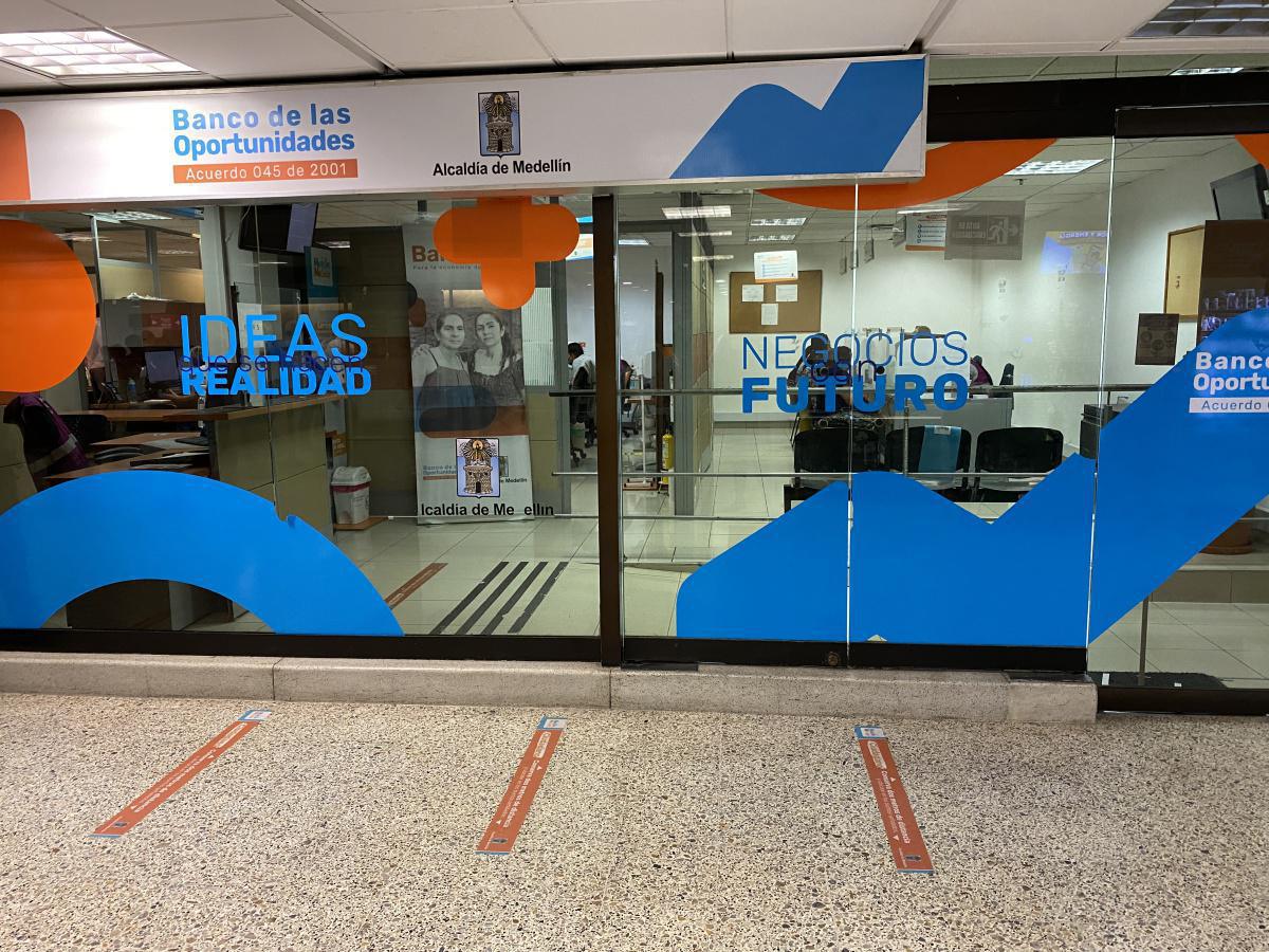 El Banco de los Pobres entregará más de 40.000 créditos de fácil acceso y bajo interés a comerciantes y emprendedores de Medellín