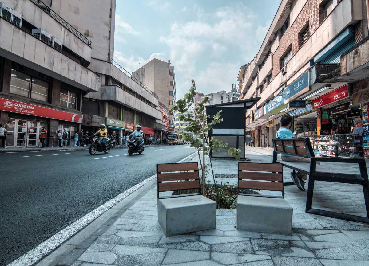 En el Centro de Medellín ya disfrutan de la renovada diagonal 50 con más de 2.000 metros cuadrados intervenidos