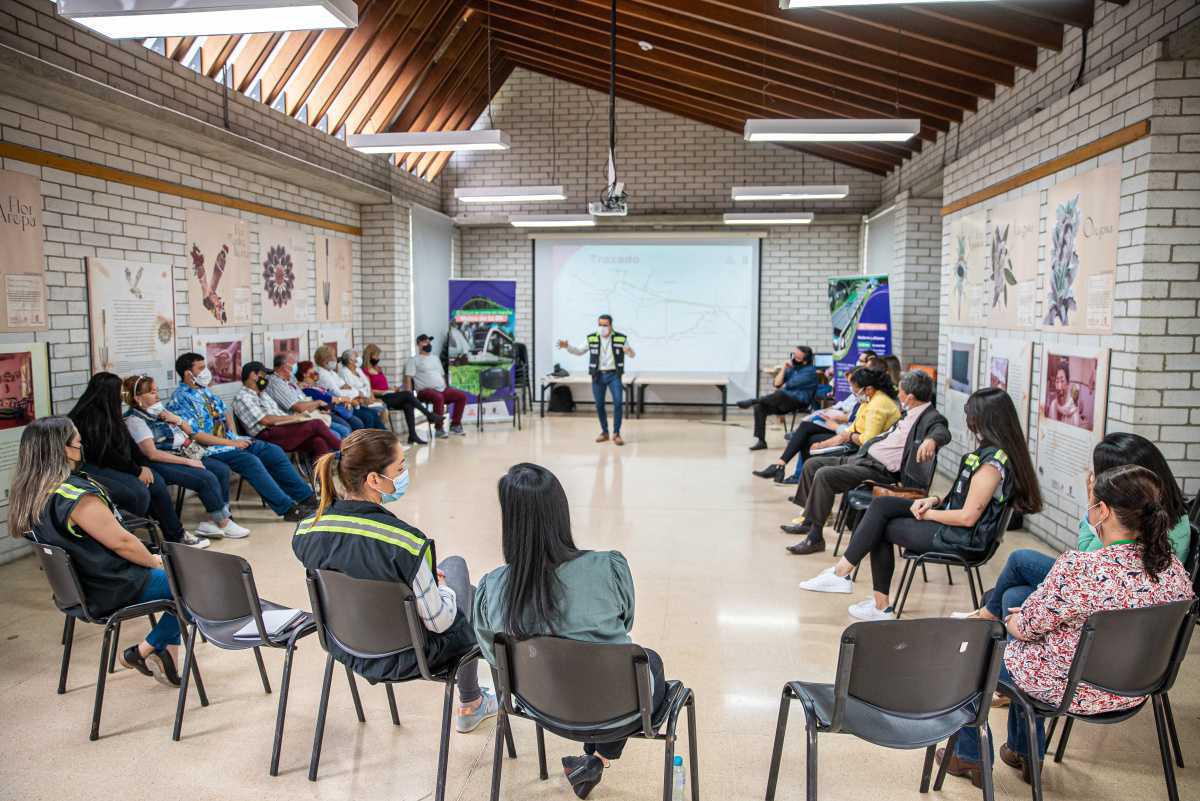 Con 344 socializaciones, más de 90 profesionales avanzan en la gestión predial y social del Metro de la 80