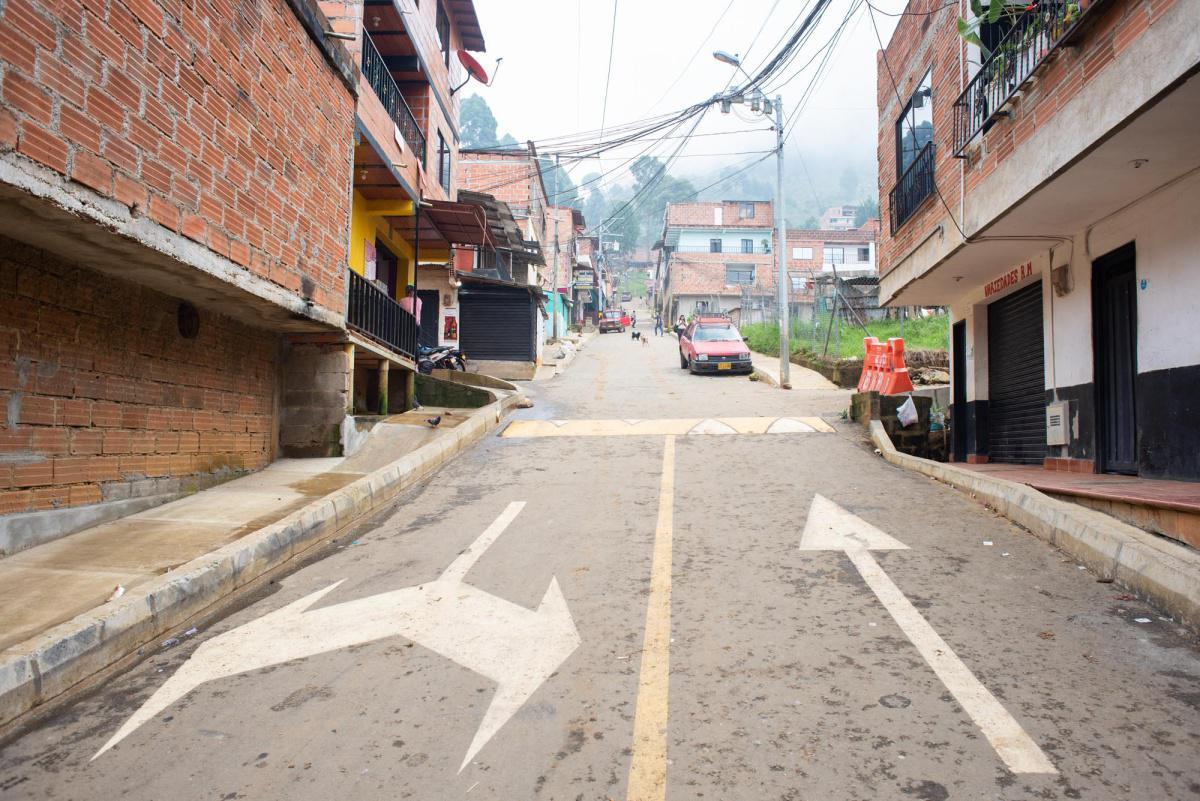 Con la construcción de tres nuevas vías mejoró la movilidad para más de 19.800 habitantes de la comuna 3-Manrique