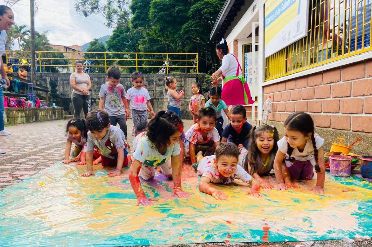 15.000 niños y niñas de Medellín se beneficiarán con la nueva Red de Iniciación Artística Buen Comienzo